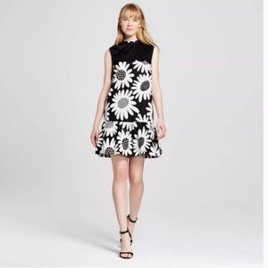 Victoria Beckham L target scalloped daisy dress
